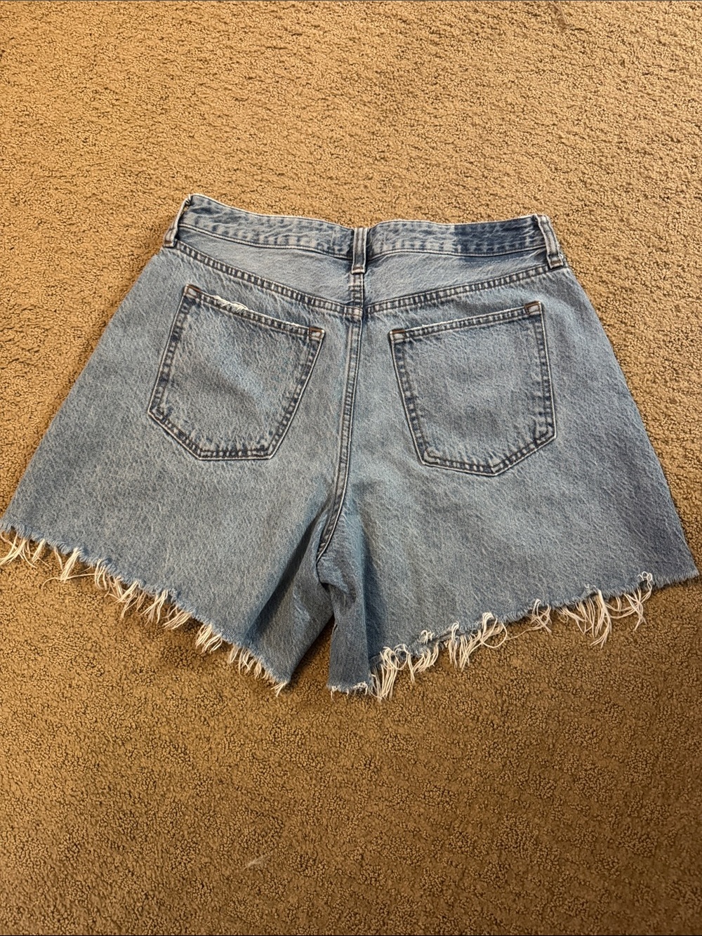 Abercrombie & Fitch Light Blue High-Rise Frayed Denim Shorts - Picture 2 of 2